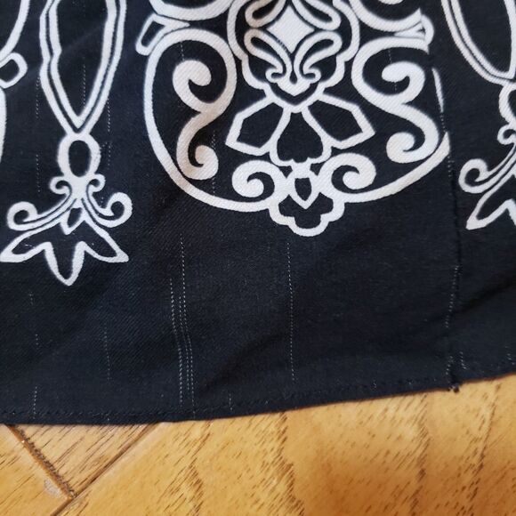🔹️Ann Taylor Black & Cream Floral Print Silk Skirt Petite 8 - Picture 3 of 11